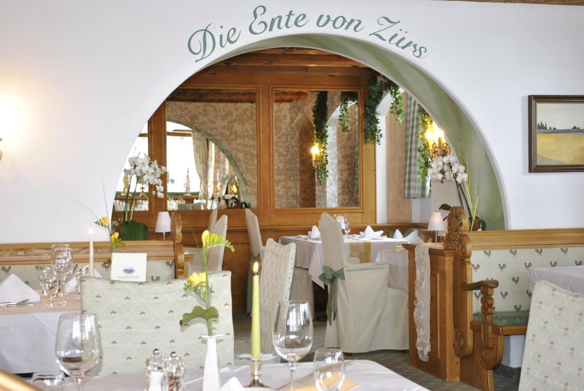 Zürs Hotel Albona Nova מראה חיצוני תמונה