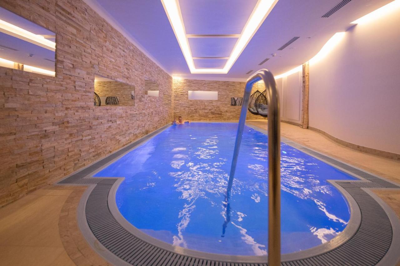 Zürs Hotel Albona Nova מראה חיצוני תמונה